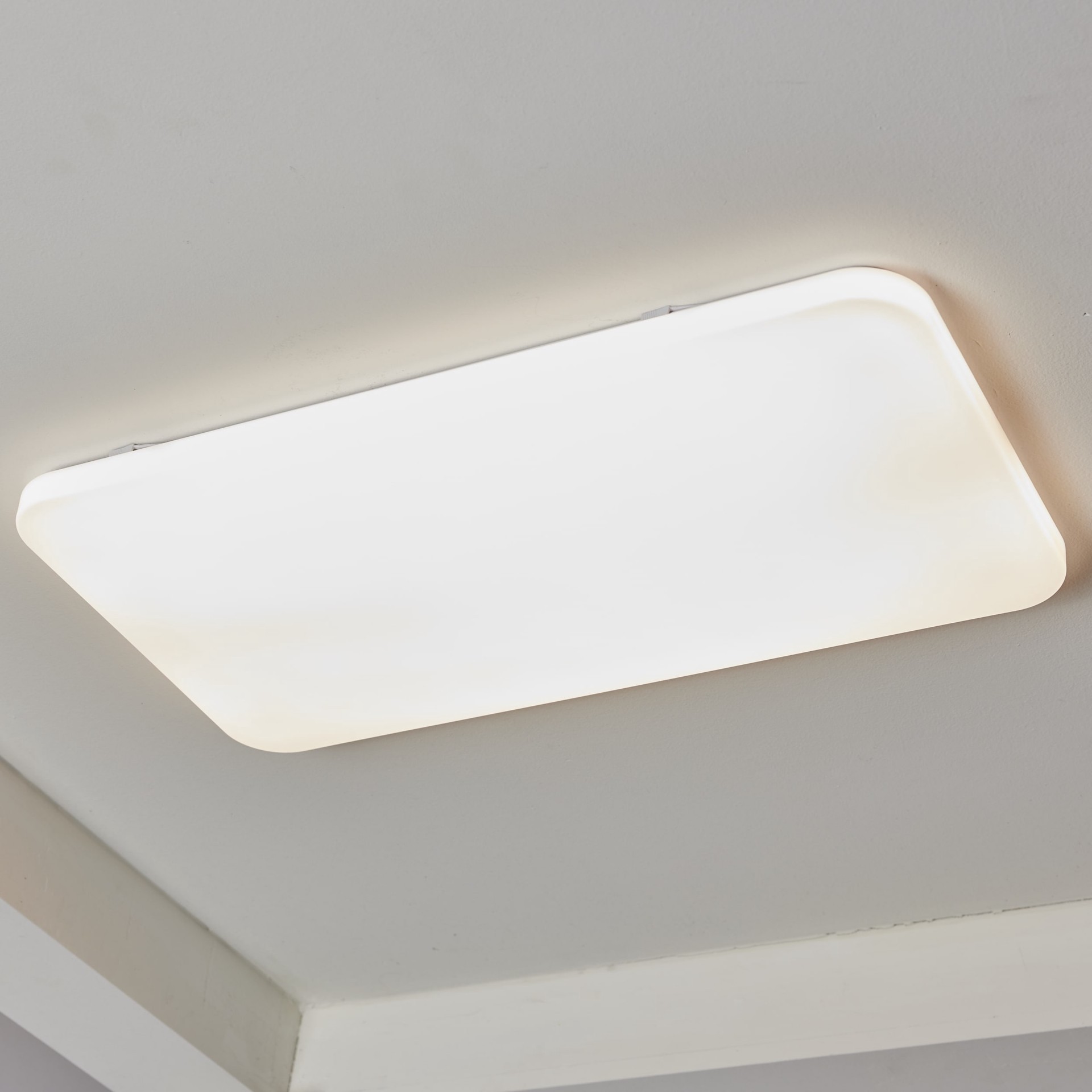 slide 6 of 6, Utilitech 1 -Light 28-in White Integrated LED Flush Mount Light, 1 ct