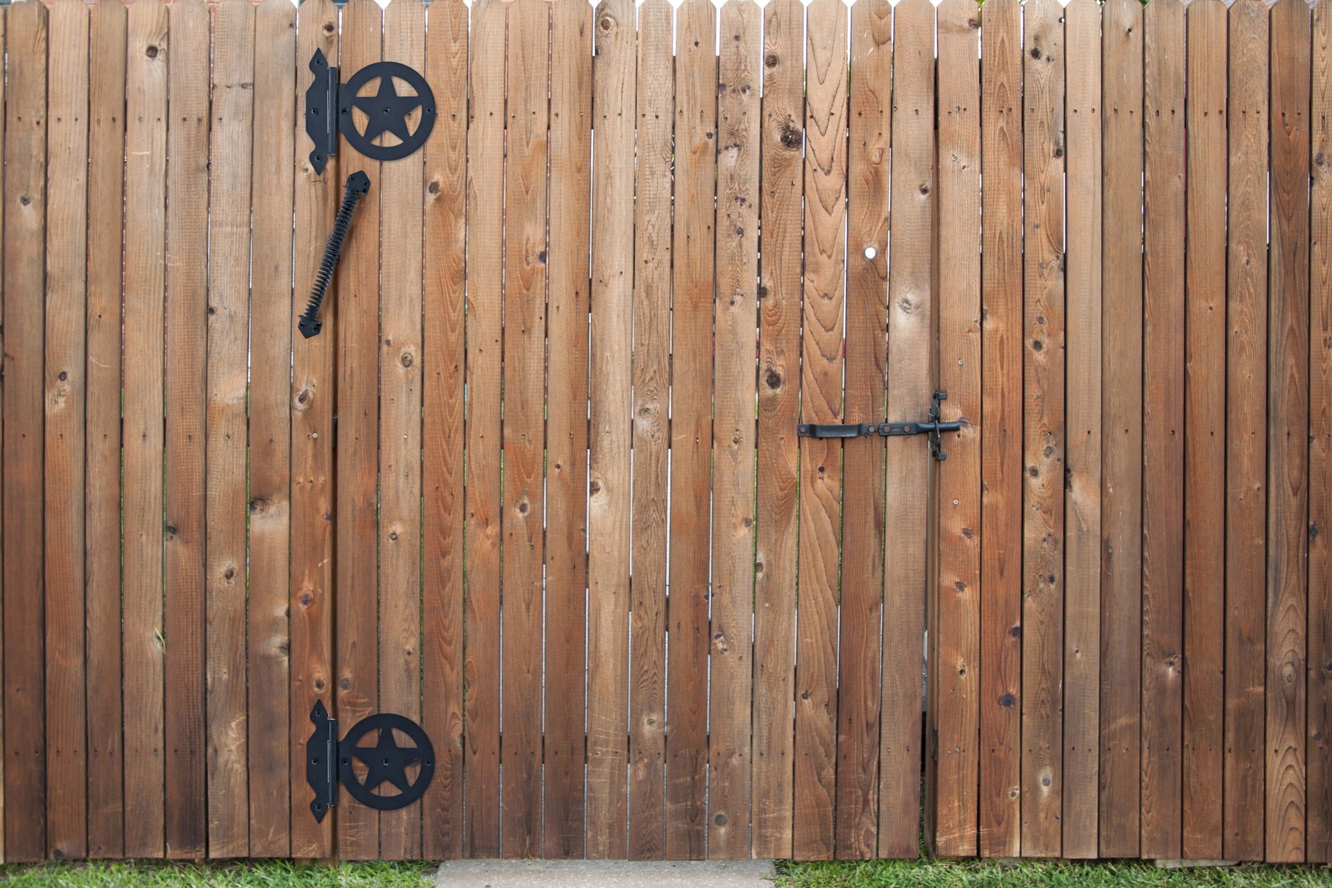 slide 2 of 4, National Hardware 2 -Pack 8-3/5-in Black Gate hinge, 1 ct
