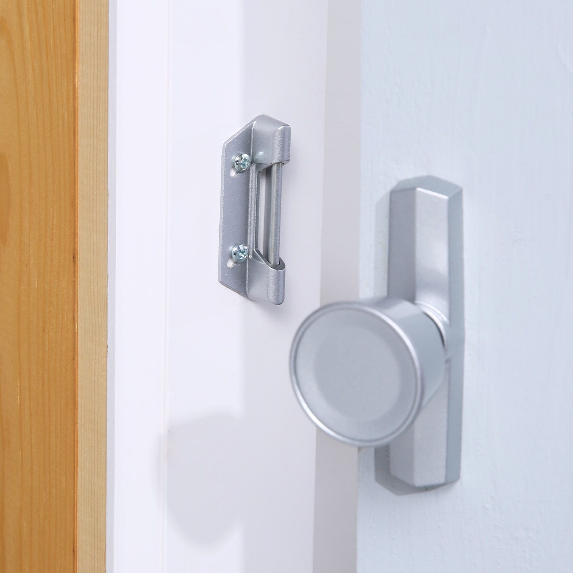 slide 6 of 6, WRIGHT PRODUCTS Universal Matte Silver Lockable Screen/Storm door Replacement Handleset, 1 ct