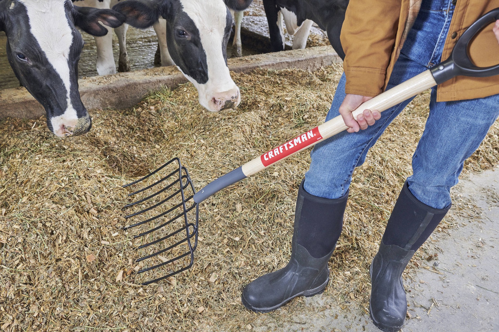 slide 3 of 5, CRAFTSMAN 30-in L Wood-Handle Steel Ensilage Fork, 1 ct
