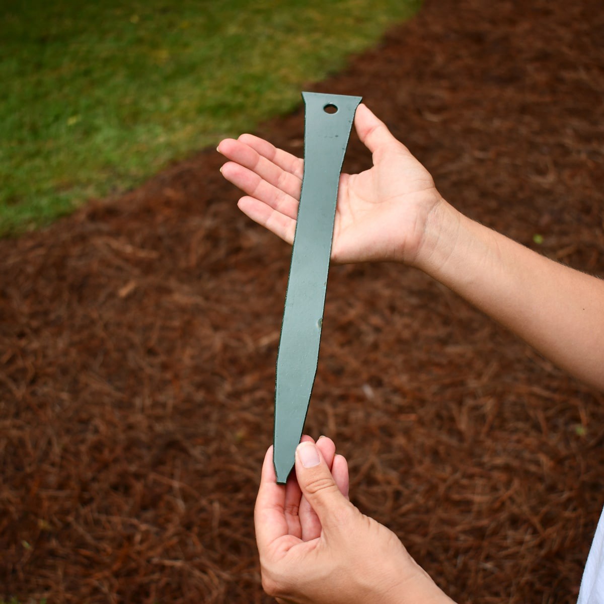 slide 5 of 6, IRONRIDGE 12-in Green Steel Edging stake, 1 ct