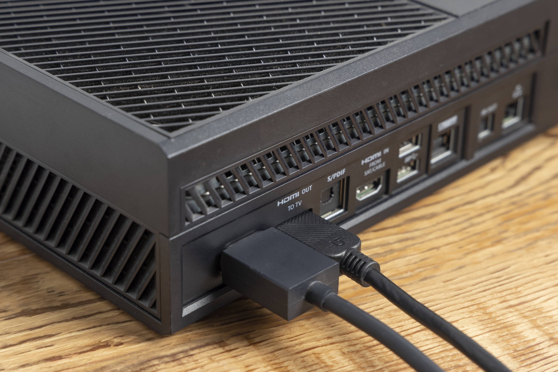 slide 4 of 6, Utilitech 4k HDMI to HDMI 6-ft Black, 1 ct