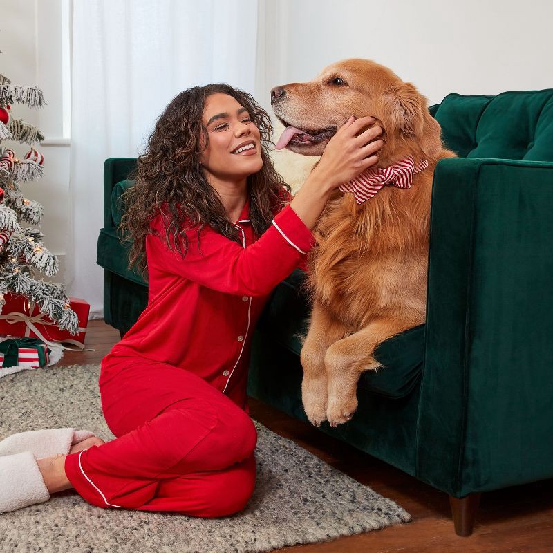 slide 2 of 11, Milk-Bone Christmas Biscuits Tin with Original Flavored Dog Treats - 24oz, 24 oz