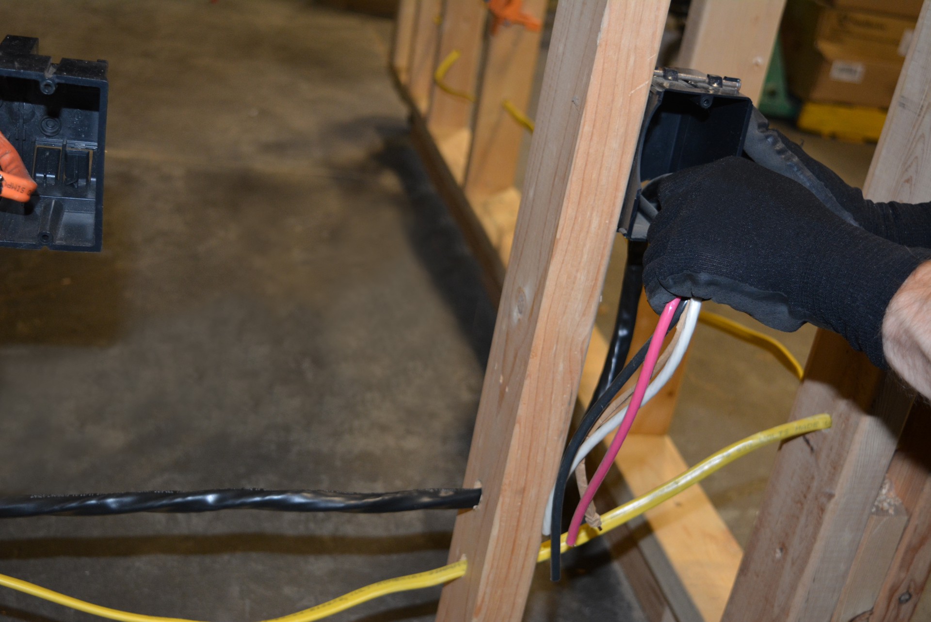 slide 6 of 6, Southwire 50-ft 8 / 2 / Romex SIMpull Stranded Indoor CU NM-B W/G Individual pack ( By-the-roll ), 1 ct