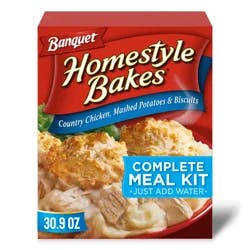 Banquet Homestyle Bakes Country Chicken, Mashed Potatoes and Biscuits, Meal Kit, 30.9 OZ