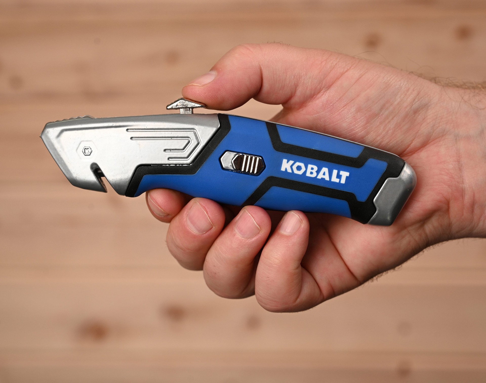 slide 6 of 6, Kobalt 3/4-in 3 -Blade Retractable Utility Knife with On Tool Blade Storage, 1 ct