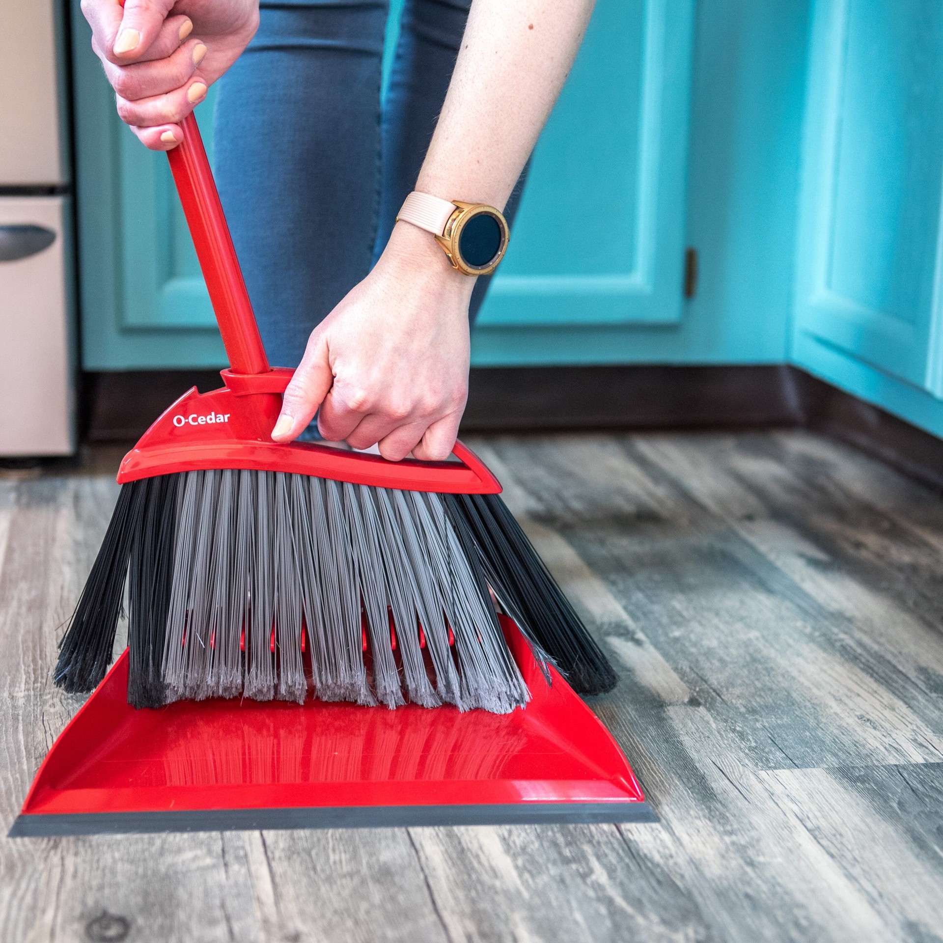 slide 6 of 6, O-Cedar PowerCorner Pet Pro 13.5-in Poly fiber Multi-surface Angle with dustpan Upright Broom, 1 ct