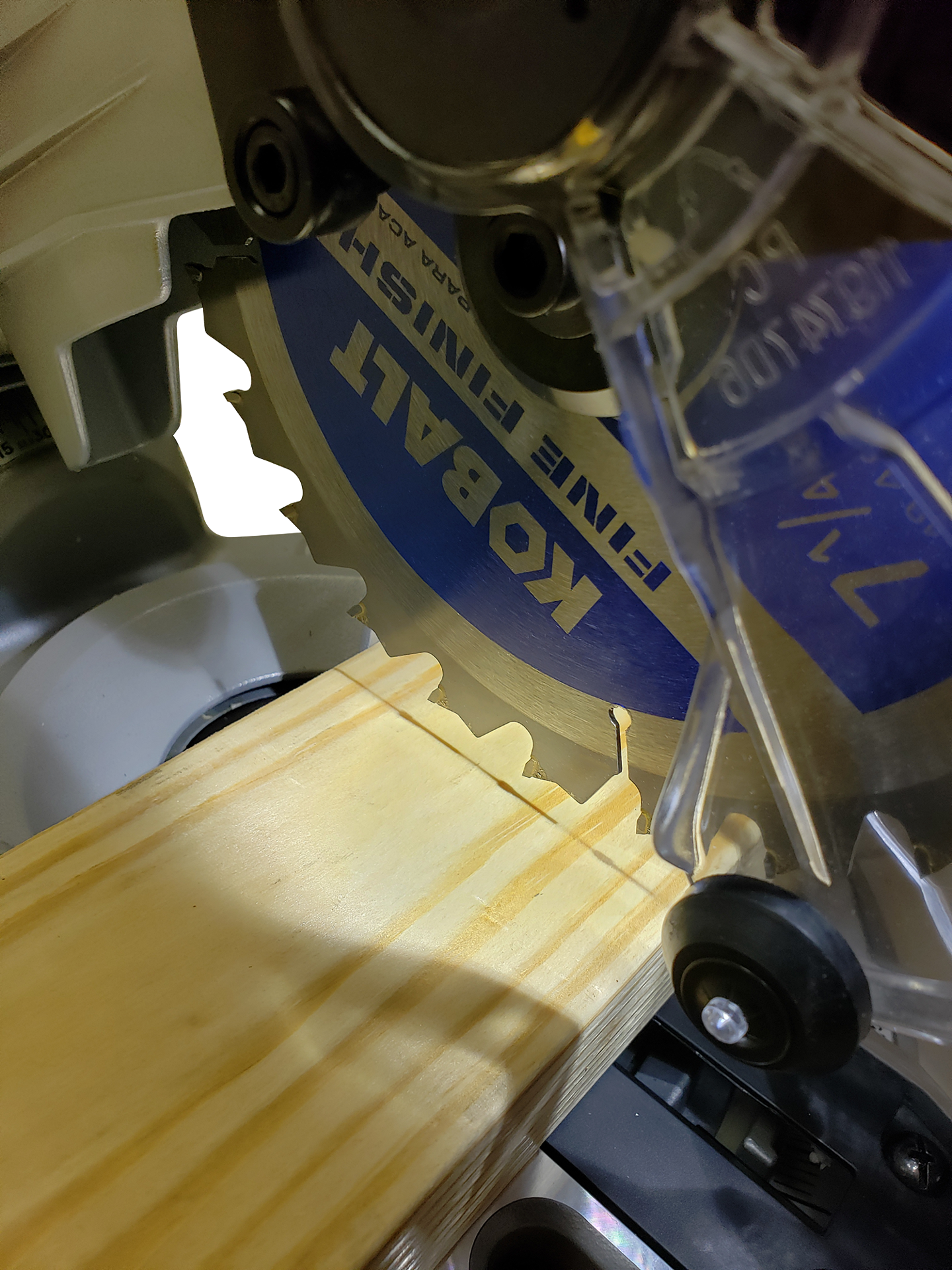 slide 5 of 6, Kobalt 7-1/4-in 10-Amp Single Bevel Compound Corded Miter Saw, 1 ct