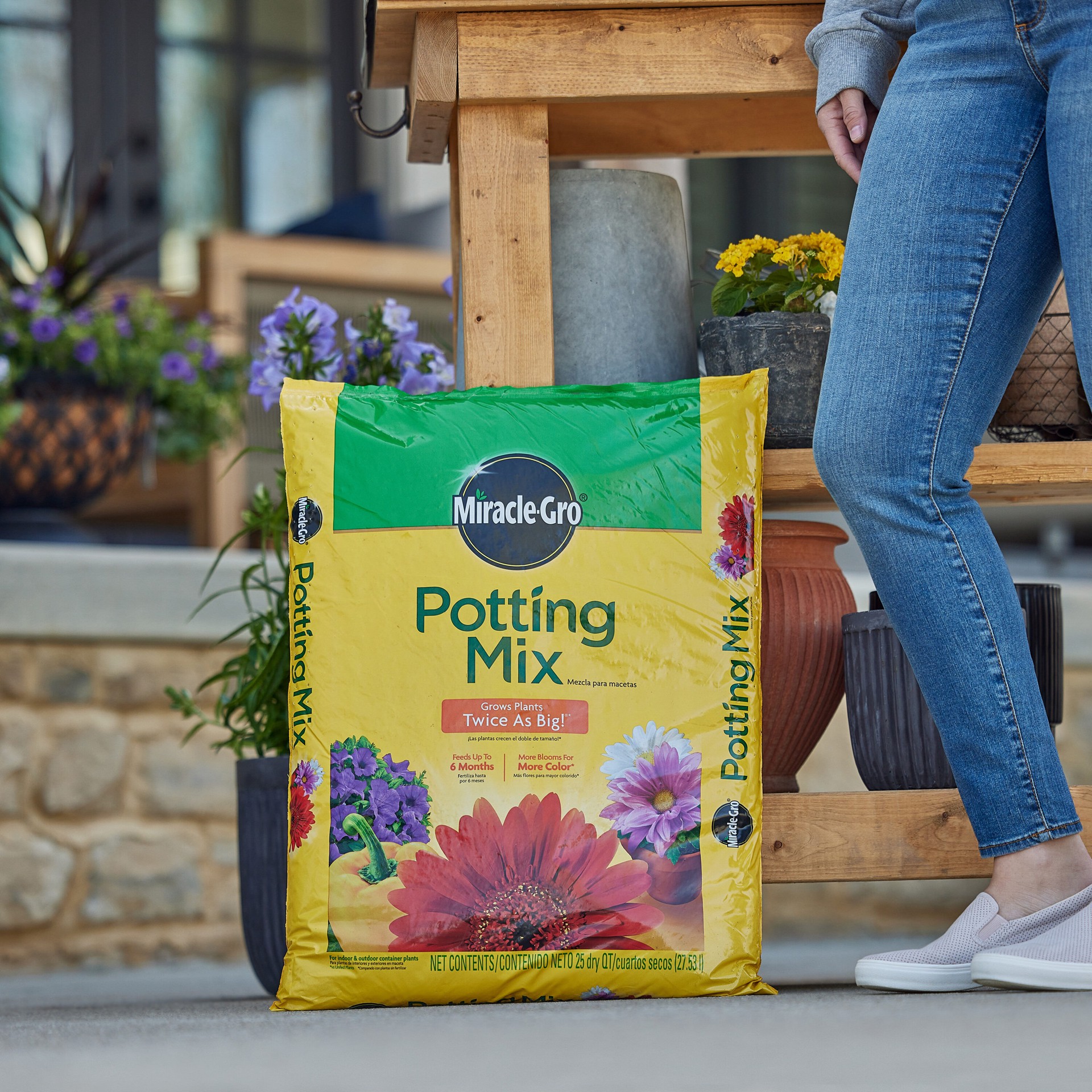 slide 4 of 6, Miracle-Gro 25 Quart(s) All-purpose Potting soil mix, 1 ct