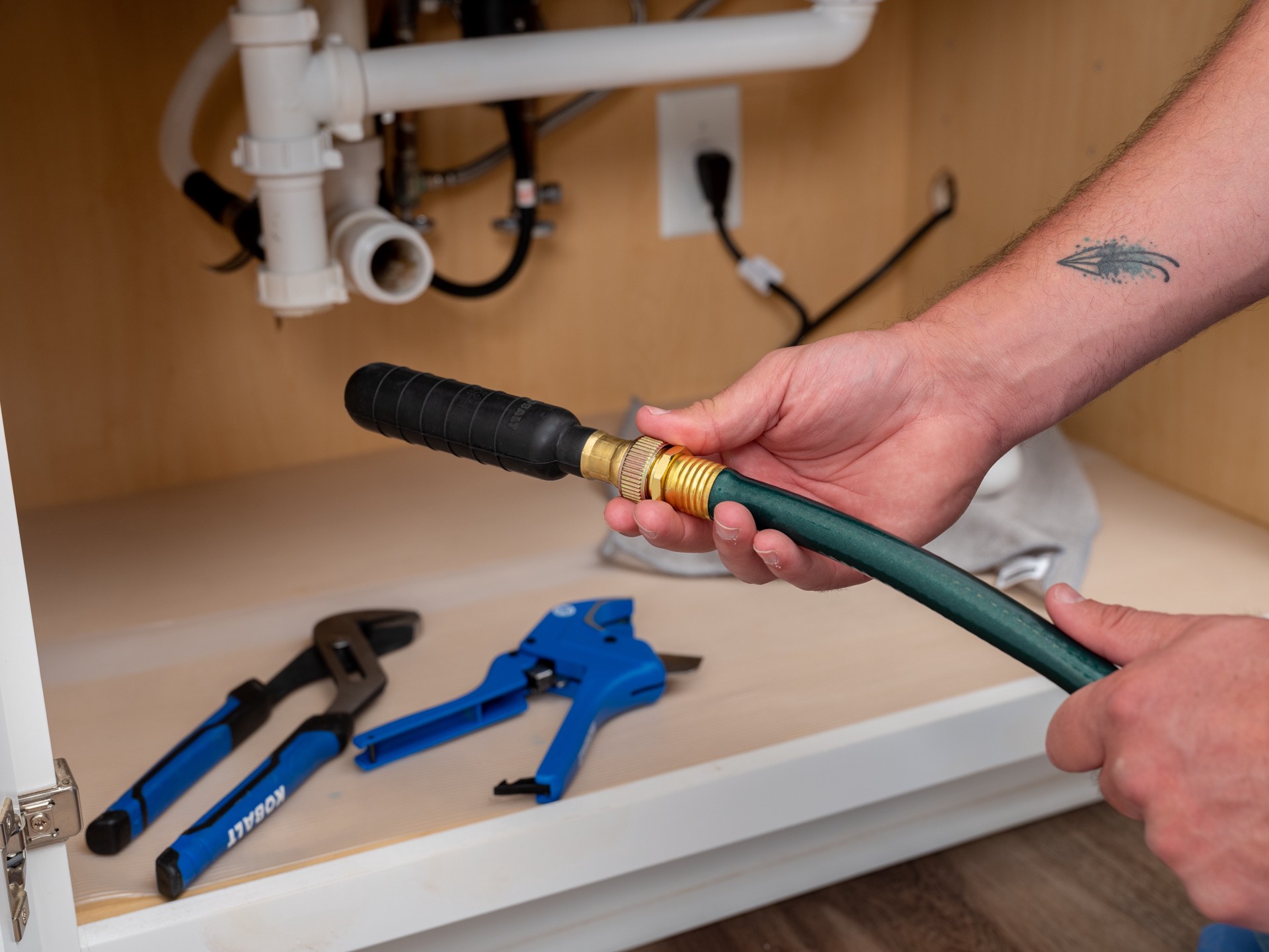 slide 5 of 6, Kobalt Medium Drain Rubber Bladder, 1 ct