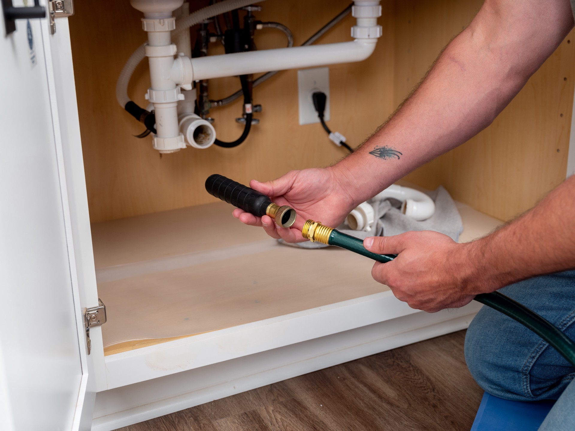 slide 6 of 6, Kobalt Medium Drain Rubber Bladder, 1 ct