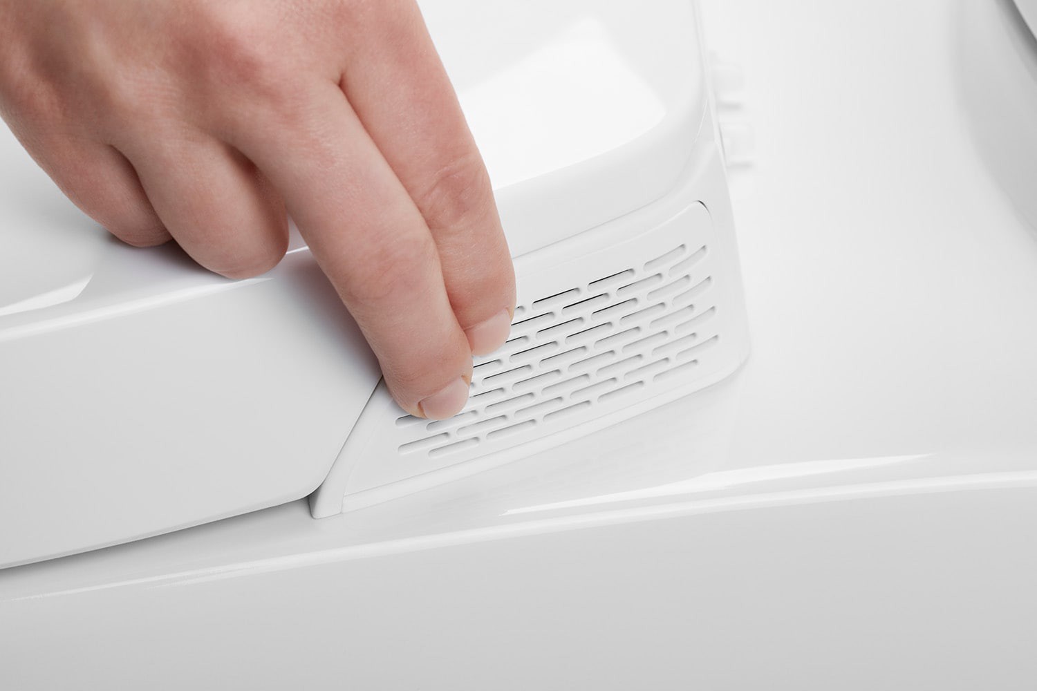 slide 3 of 6, KOHLER Purefresh Plastic White Round Soft Close Toilet Seat, 1 ct