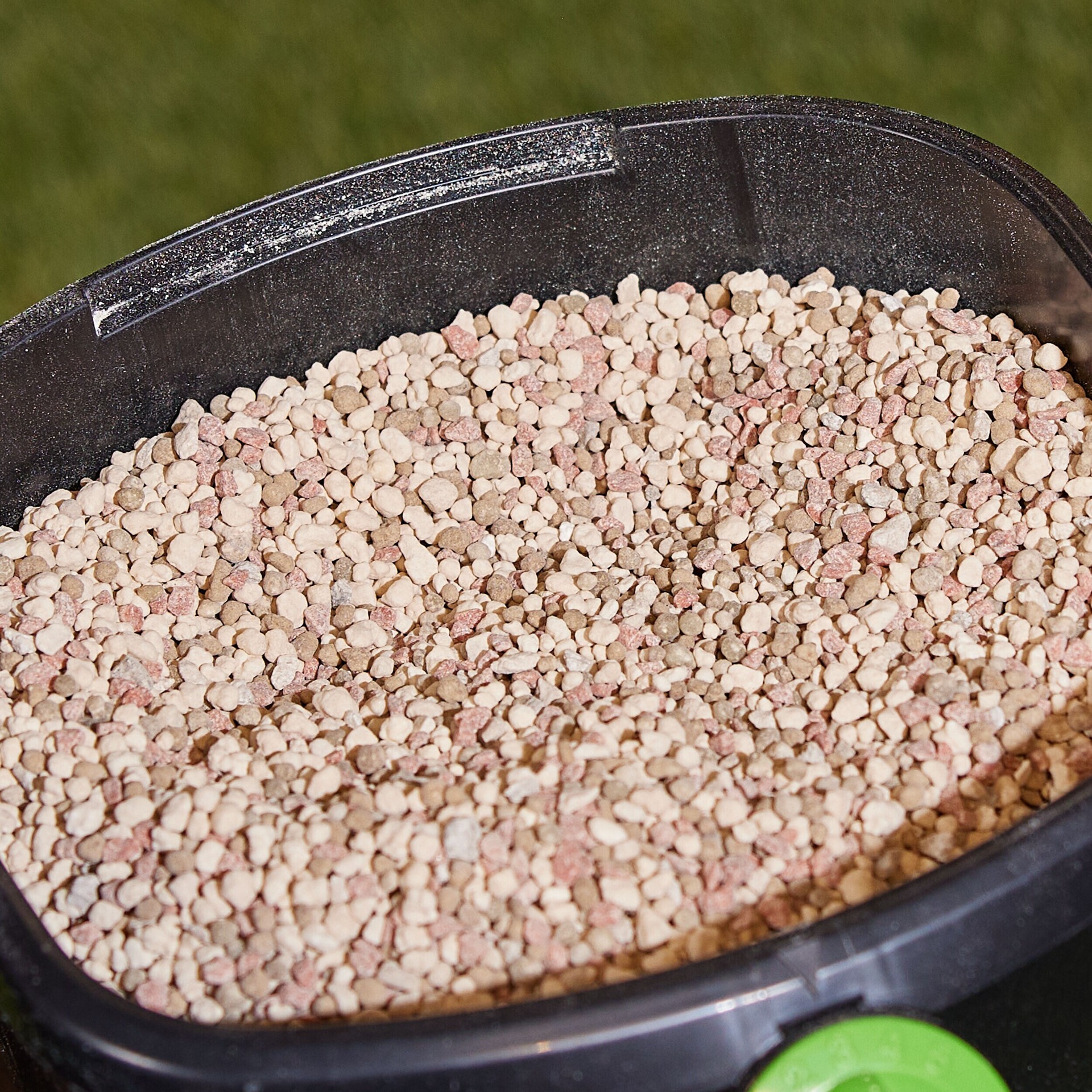 slide 2 of 6, Sta-Green 40-lb 6500-sq ft 13-13-13 All Purpose Fertilizer, 1 ct