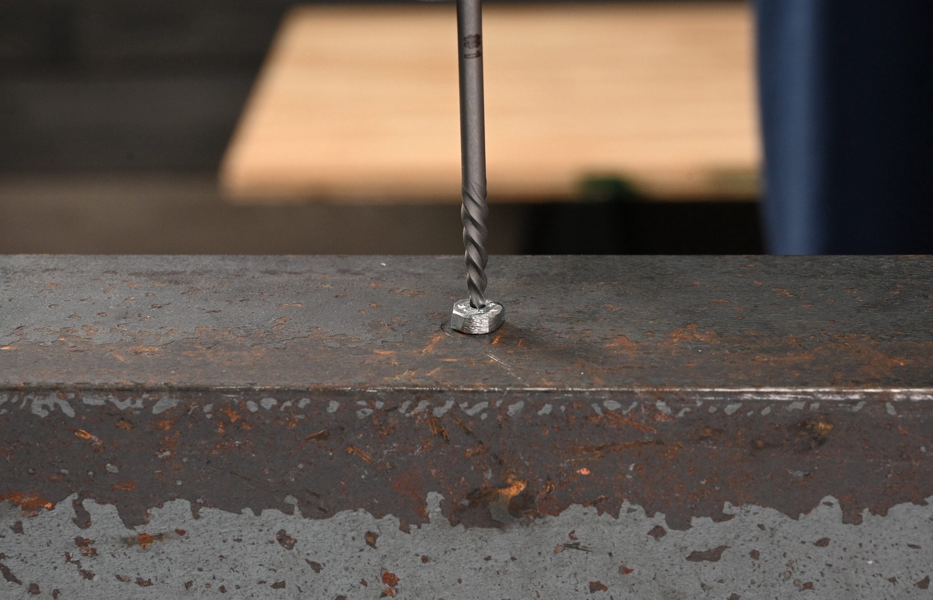 slide 6 of 6, Kobalt 2 -Pack High carbon steel Set Screw extractor and drill bit set, 1 ct