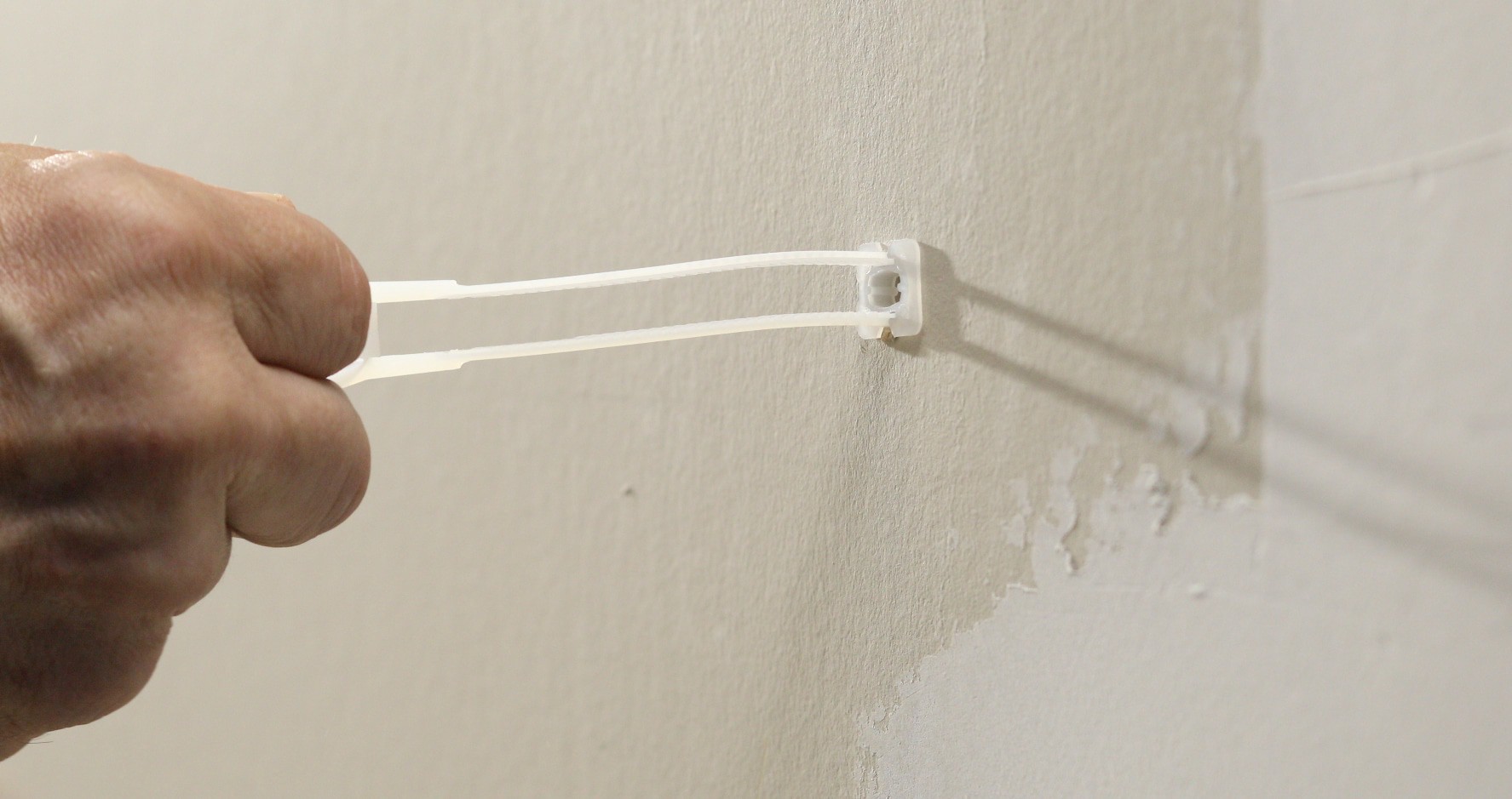 slide 6 of 6, E-Z Ancor 1150-lb 1/4-in x 2-1/2-in Toggle Bolt Anchors with Screws Included 10-Pack, 1 ct