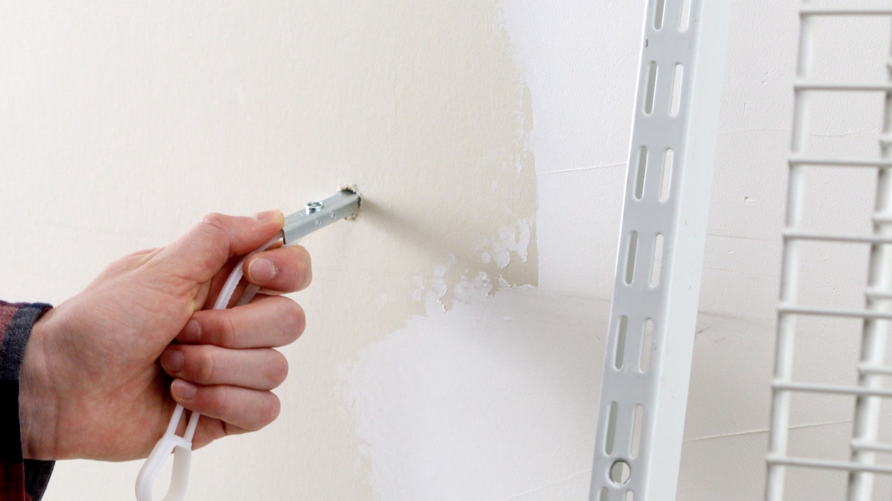 slide 3 of 6, E-Z Ancor 1150-lb 1/4-in x 2-1/2-in Toggle Bolt Anchors with Screws Included 25-Pack, 1 ct