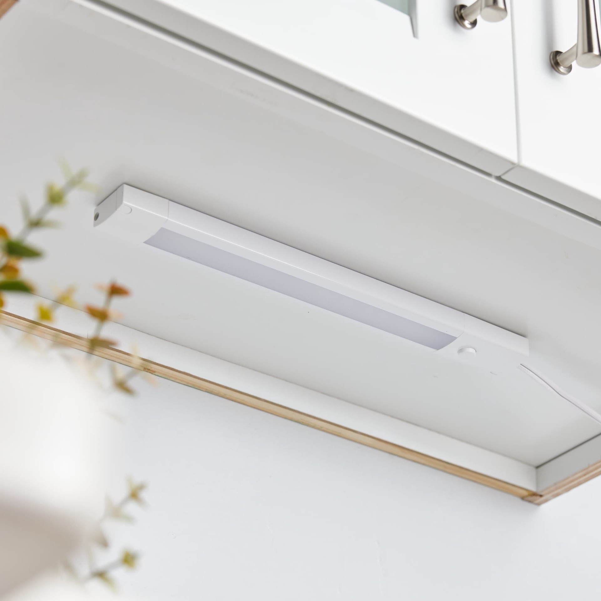 slide 6 of 6, Utilitech Slim Design 12-in Plug-in LED Under Cabinet Light Bar, 1 ct