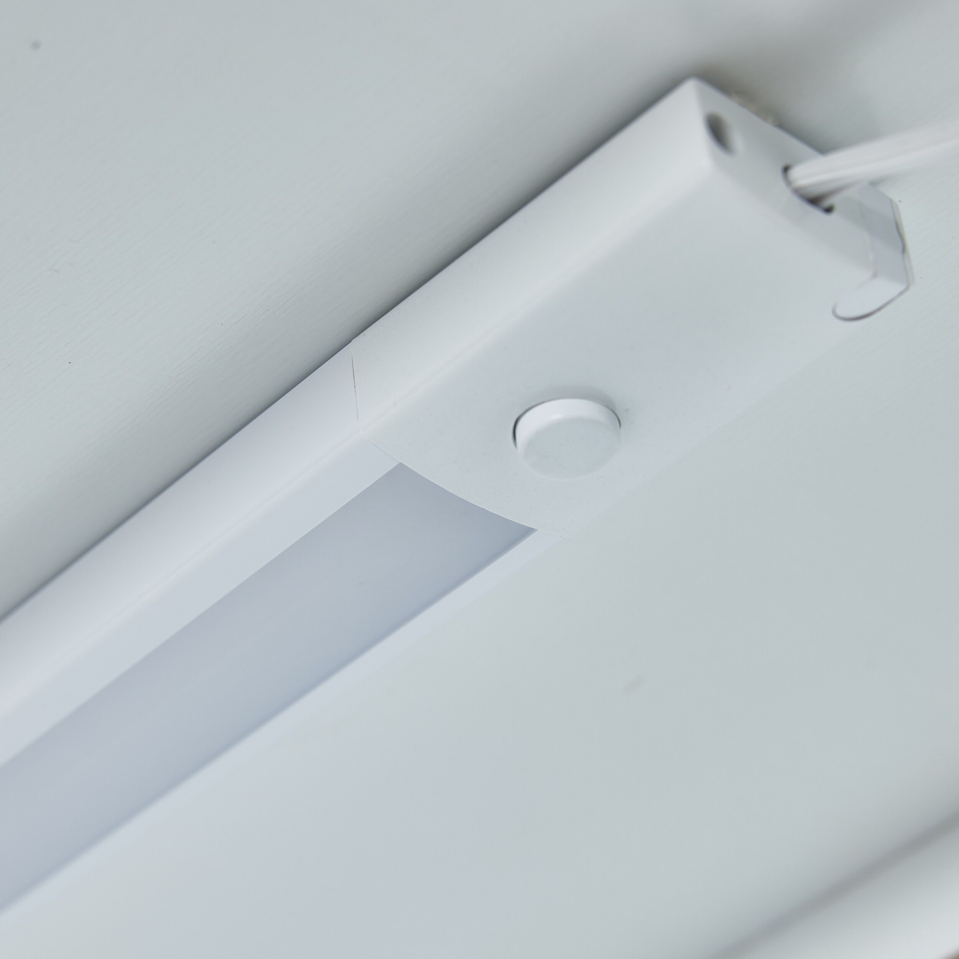 slide 2 of 6, Utilitech Slim Design 18-in Plug-in LED Under Cabinet Light Bar, 1 ct