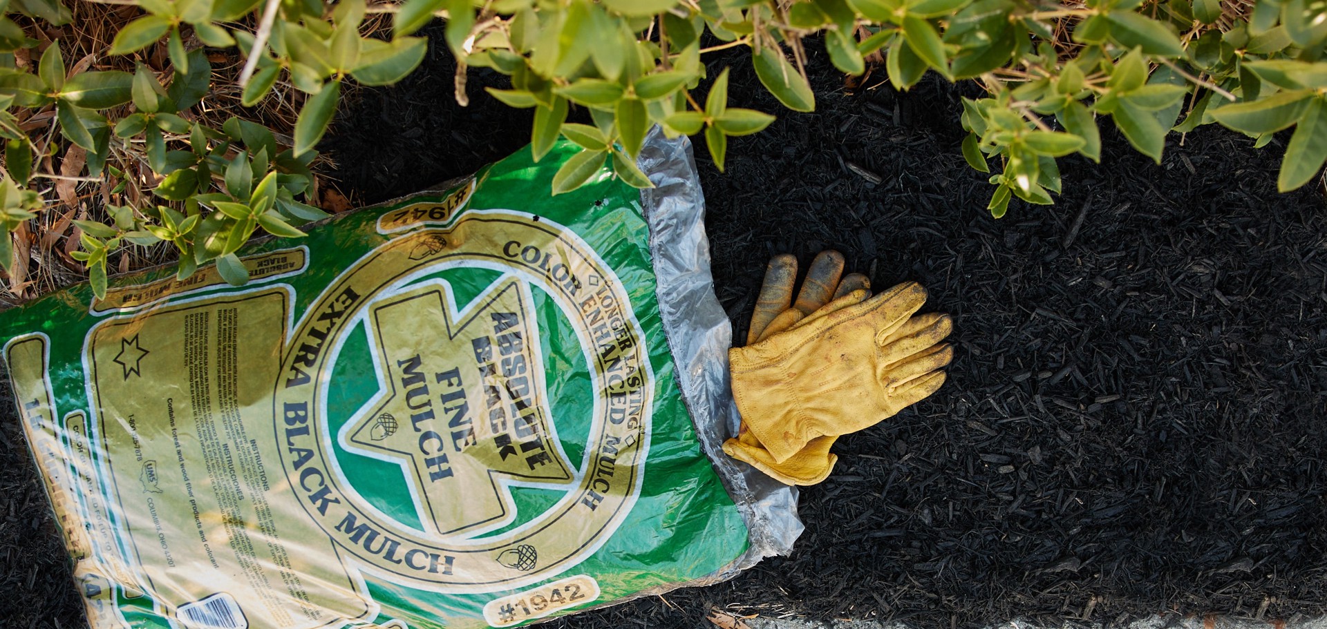 slide 4 of 6, Absolute Black Fine Mulch 1.5-cu ft Black Hardwood Fine Mulch, 1 ct