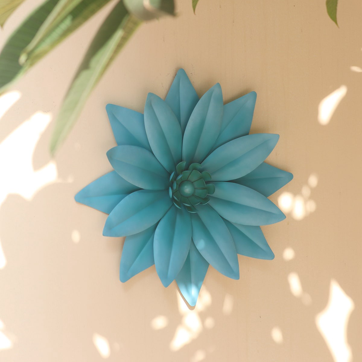 slide 6 of 6, Style Selections Flower Flower Blue 17.75-in H x 17.75-in W Garden Metal Hand-Painted 3D art, 1 ct