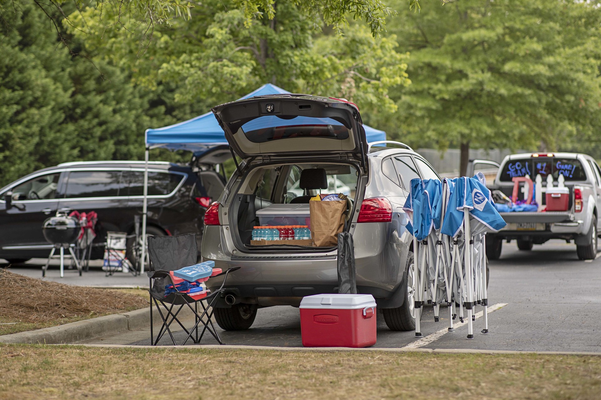 slide 6 of 6, Z-Shade 10-ft x 10-ft Square White Pop-up canopy, 1 ct