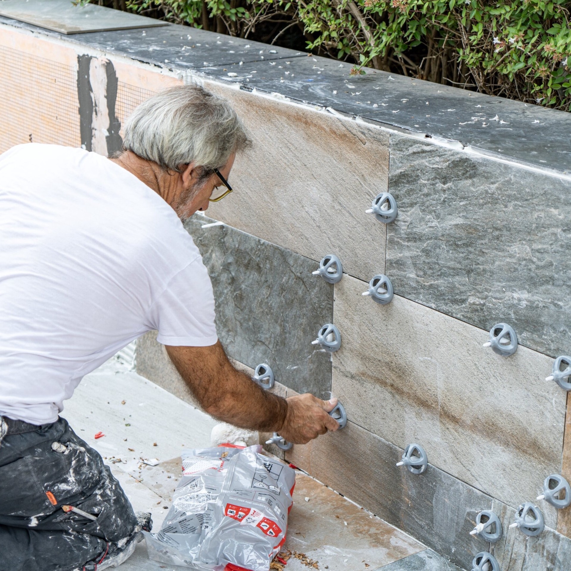 slide 2 of 6, RUBI 1/8-in Plastic Tile spacing kit Tile Spacer and Leveling System 400 -Pack, 1 ct