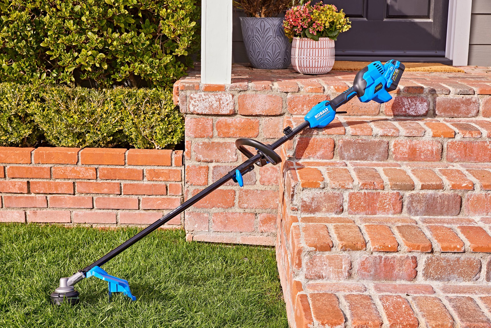 slide 2 of 6, Kobalt 24-volt 15-in Split Shaft Attachment Capable Battery String Trimmer 4.0 Ah (Battery Included) (Charger Included), 1 ct