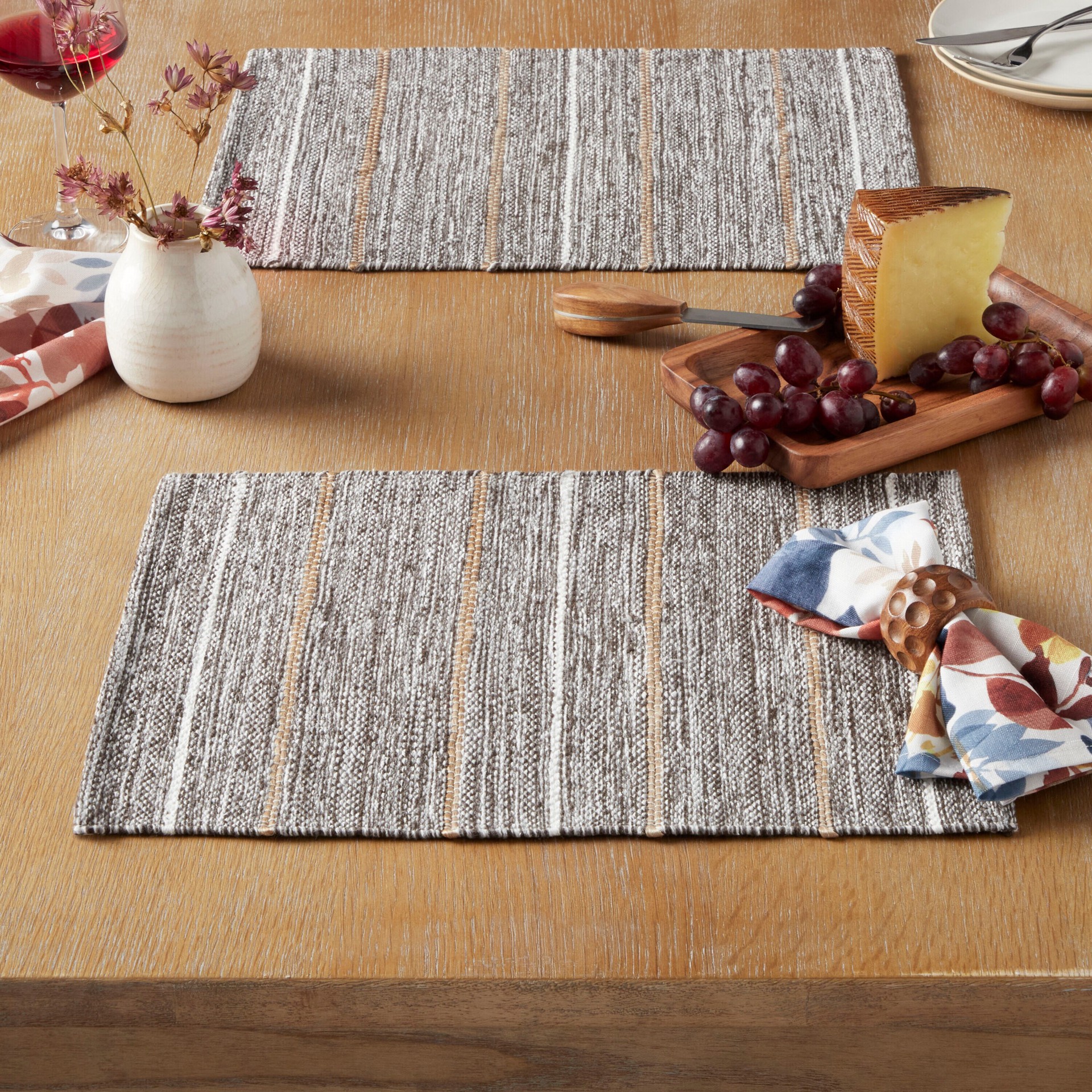 slide 3 of 4, allen + roth 4 -Pack Gray Wicker Rectangle Placemats, 1 ct