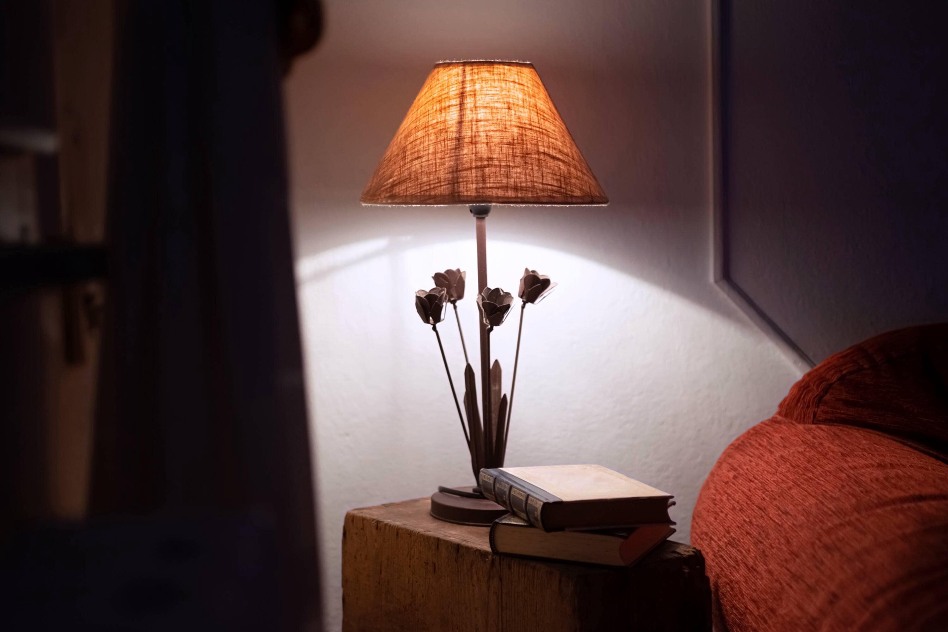 slide 5 of 6, Utilitech 60 -Watt EQ A19 Daylight E26 LED General purpose Light Bulb 16 -Pack, 1 ct