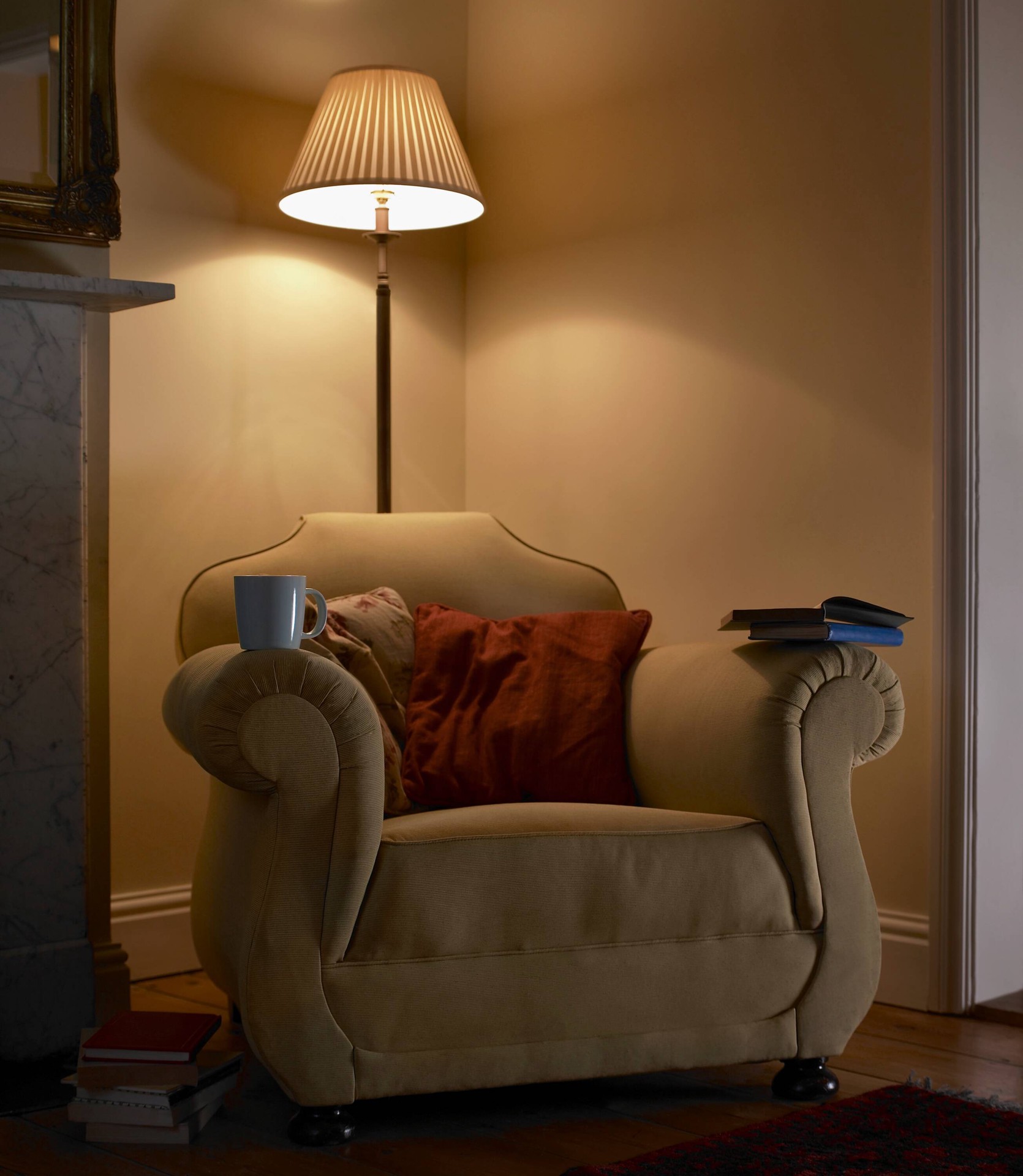 slide 5 of 6, Utilitech Non-Dimmable 60 -Watt EQ A19 Soft white E26 LED General purpose Light Bulb 8 -Pack, 1 ct