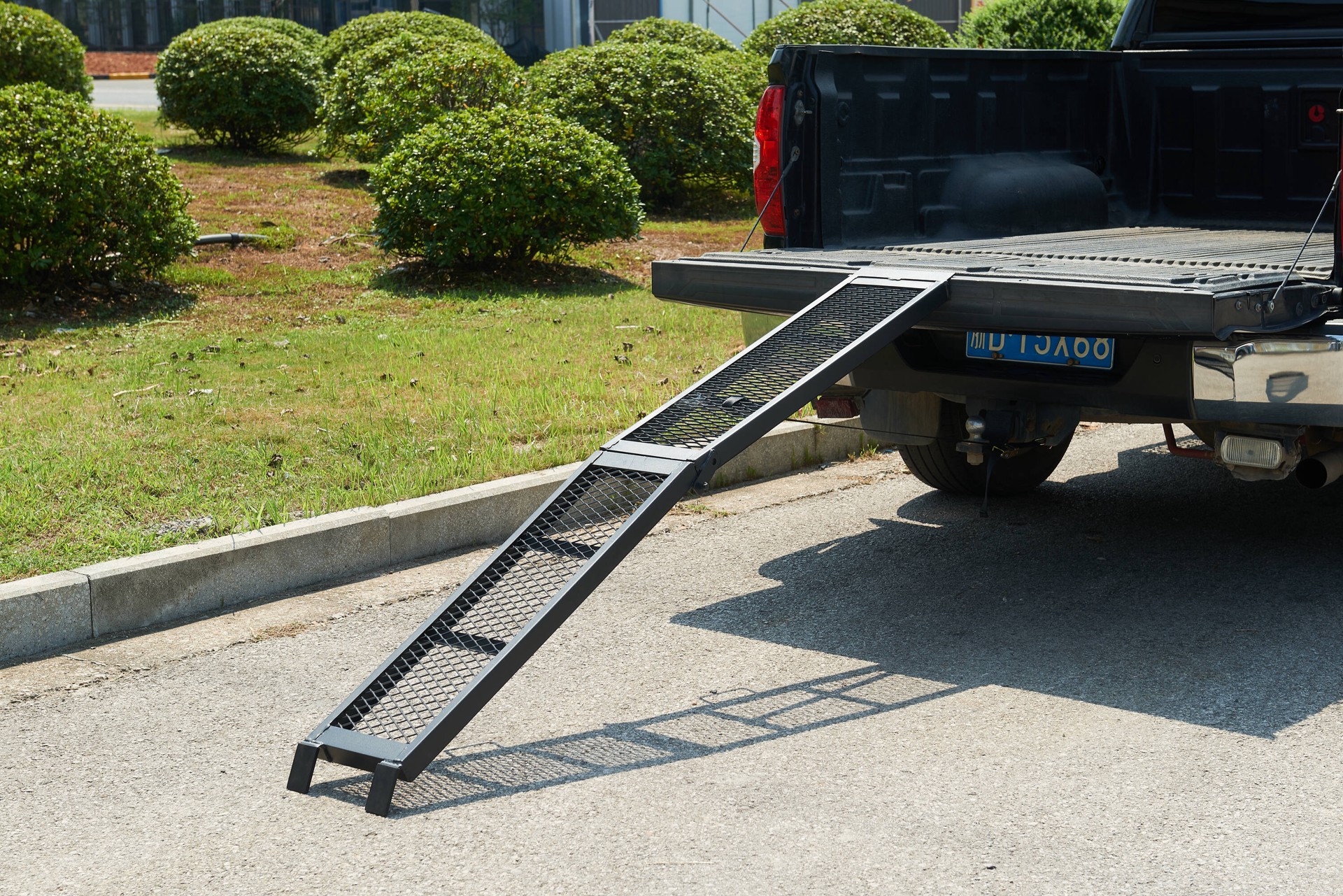 slide 3 of 6, Kobalt 0.9-ft x 6.63-ft 400-lb Capacity Arched Folding Loading Ramp, 1 ct