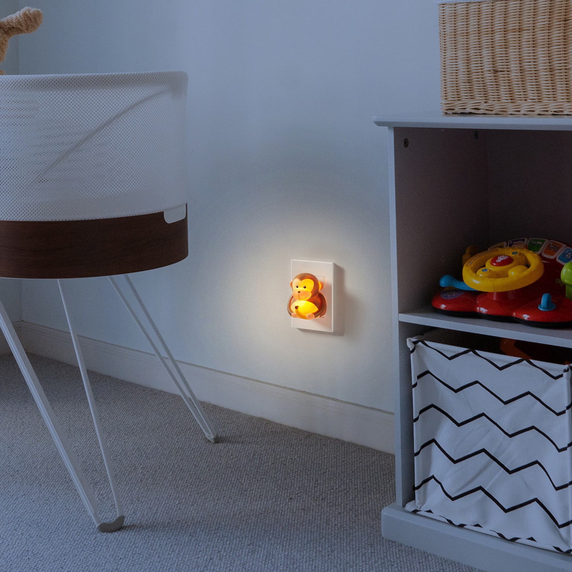 slide 1 of 6, Globe Electric Brown LED Auto On/Off Night Light, 1 ct