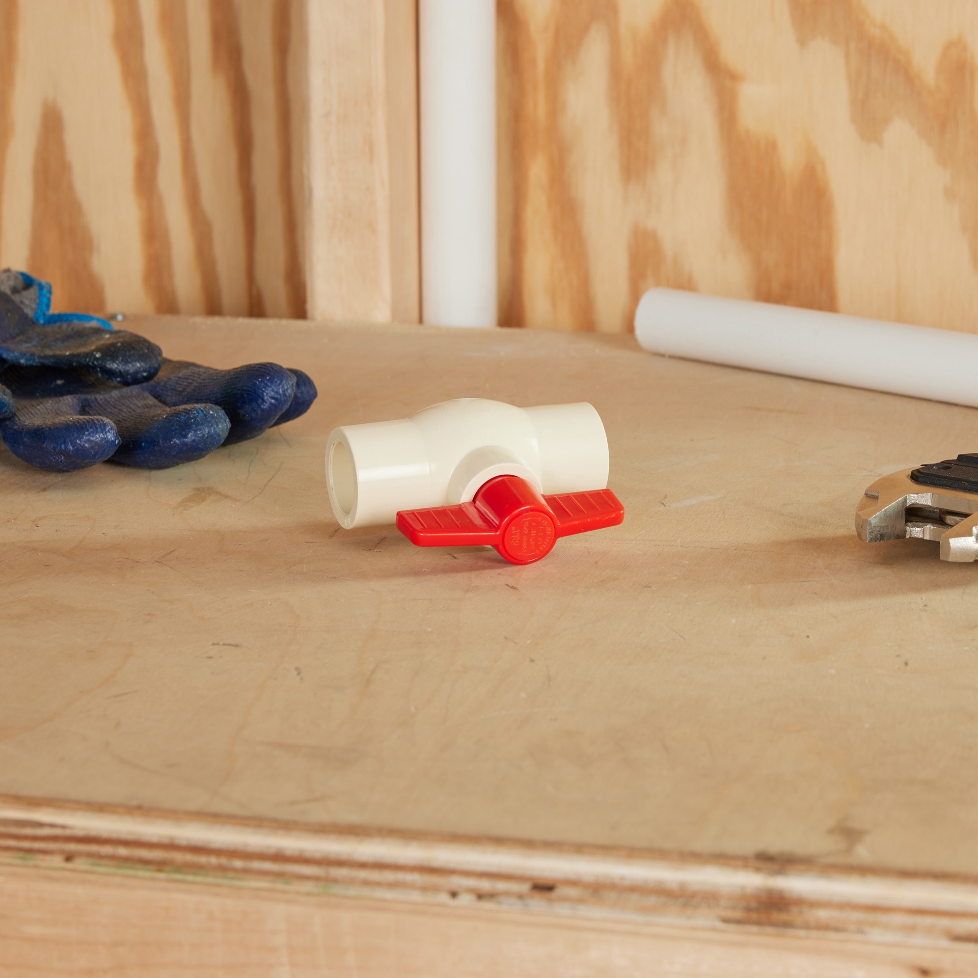 slide 4 of 6, RELIABILT 3/4-in CPVC Ball Valve, 1 ct