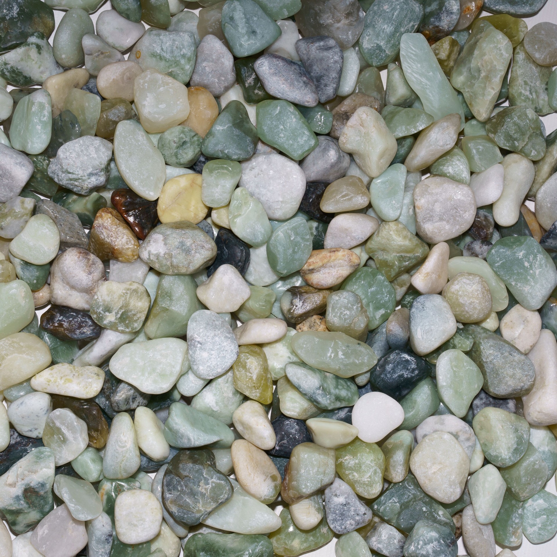 slide 2 of 5, Geobunga 0.45 lb Green Decorative rock (0.5 - 3-in), 1 ct