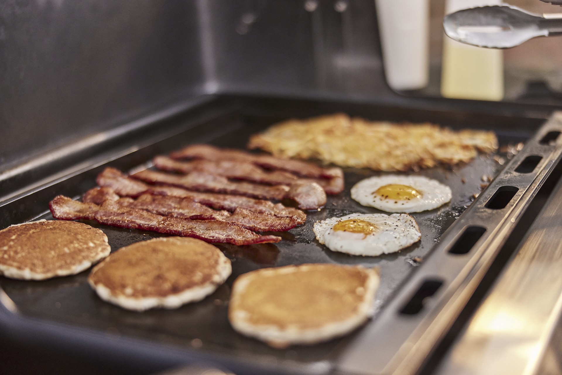 slide 5 of 6, Weber Spirit 400 Series Searwood Pellet Grill Rust Resistant Carbon steel Non-Stick Griddle, 1 ct