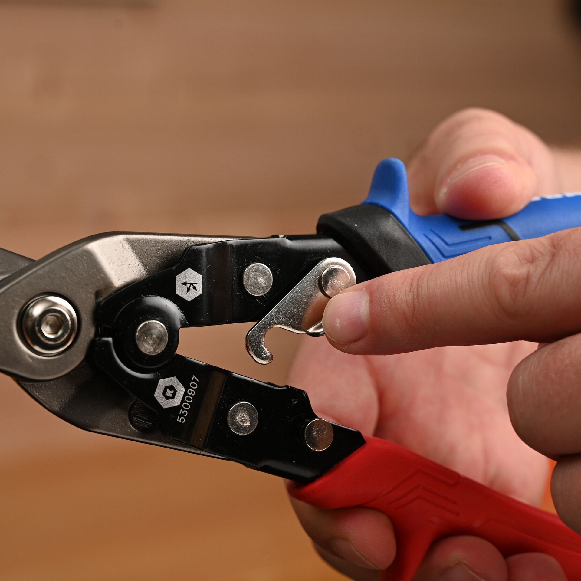 slide 4 of 6, Kobalt 60Crv Left cut Snips, 1 ct