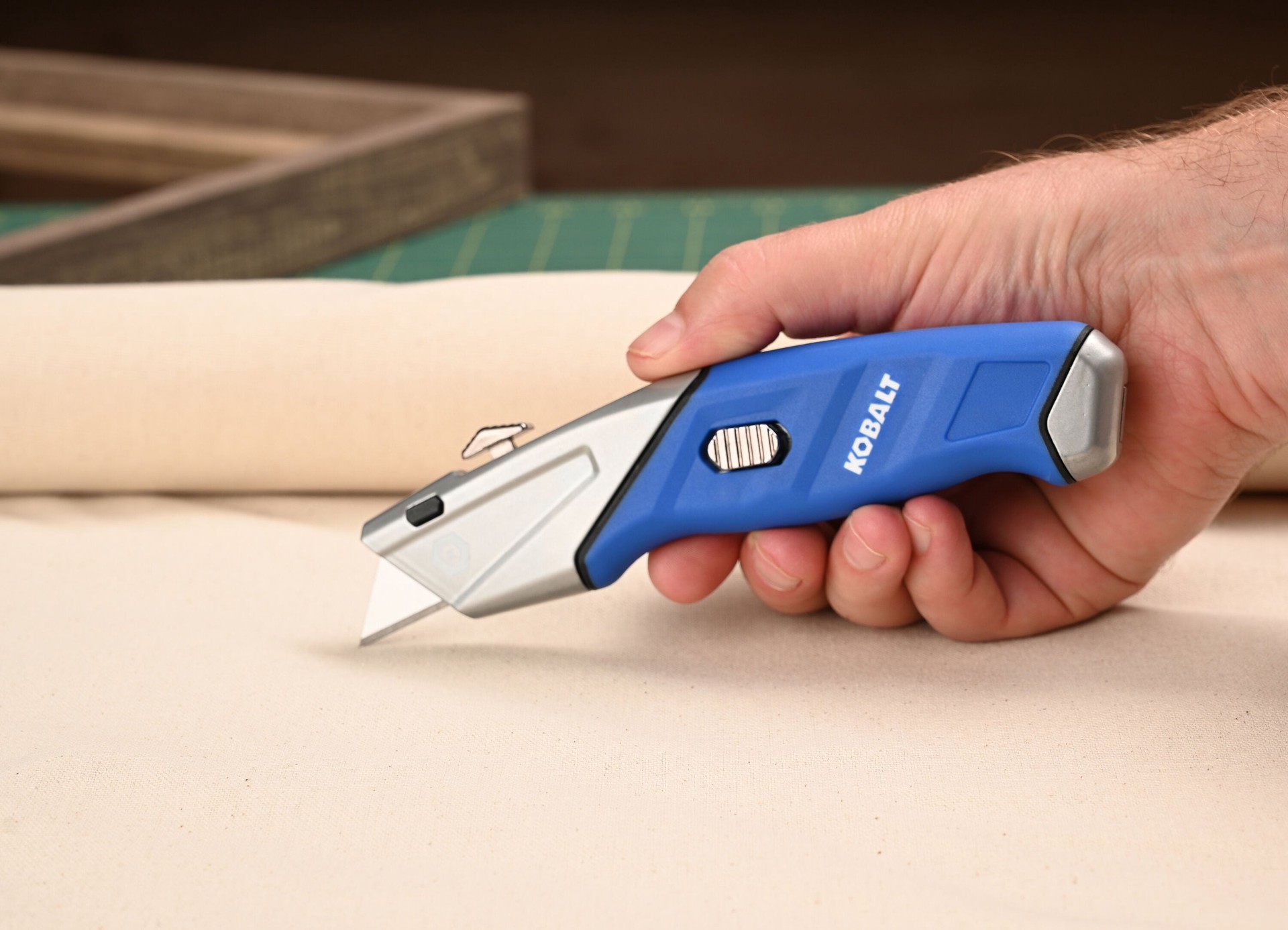 slide 6 of 6, Kobalt Auto Loading 3/4-in 5 -Blade Retractable Utility Knife with On Tool Blade Storage, 1 ct
