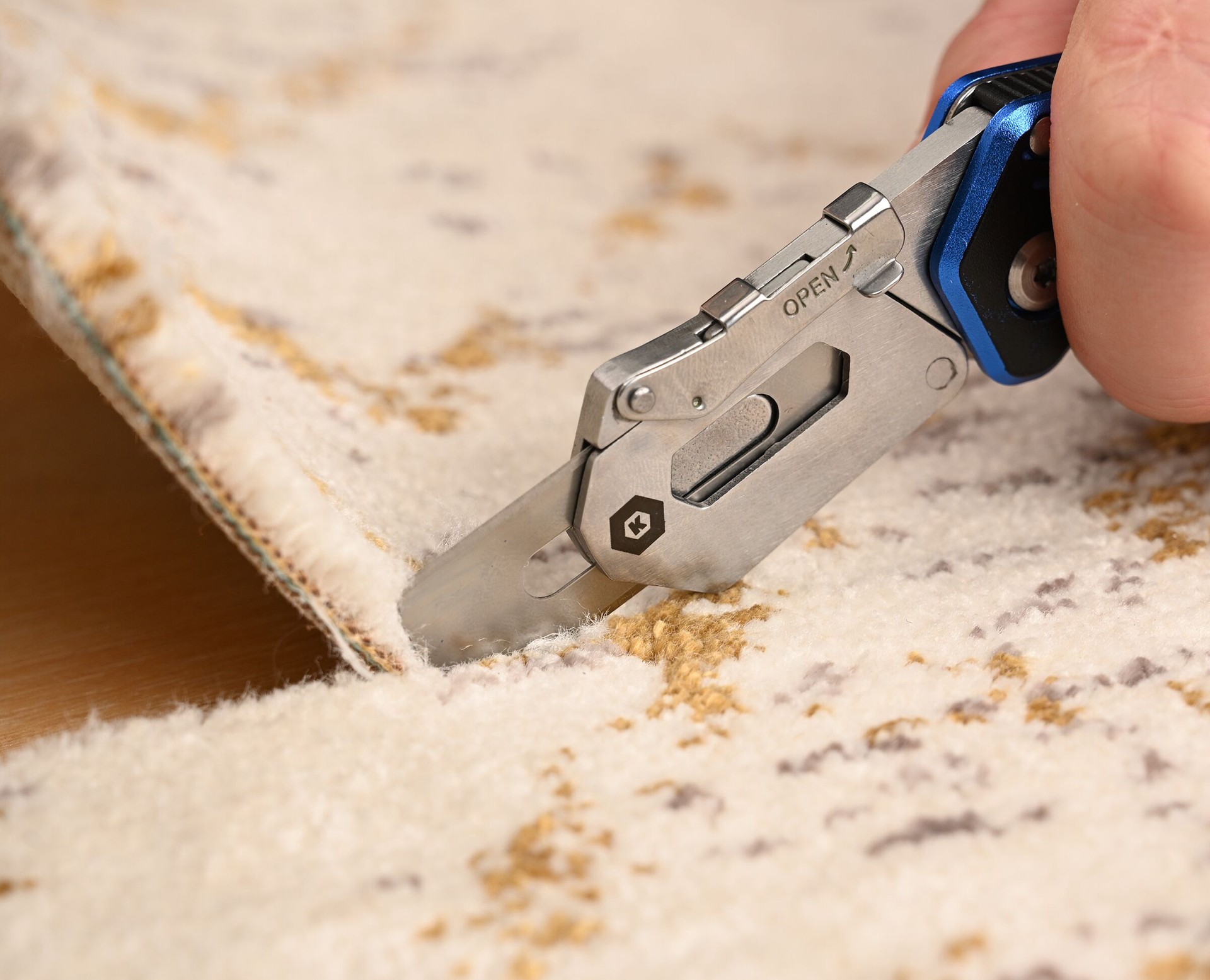 slide 6 of 6, Kobalt Carpet 3/4-in 11 -Blade Folding Utility Knife with On Tool Blade Storage, 1 ct