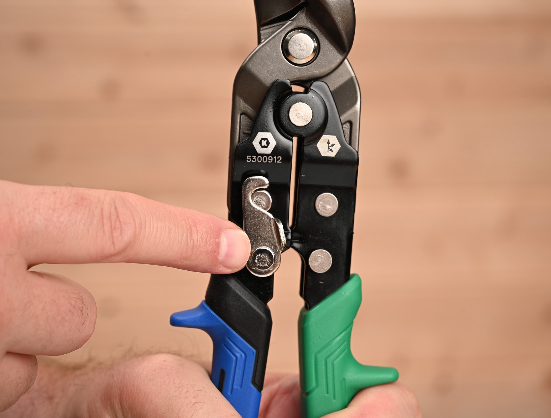 slide 4 of 5, Kobalt 60Crv Right cut Offset Snips, 1 ct