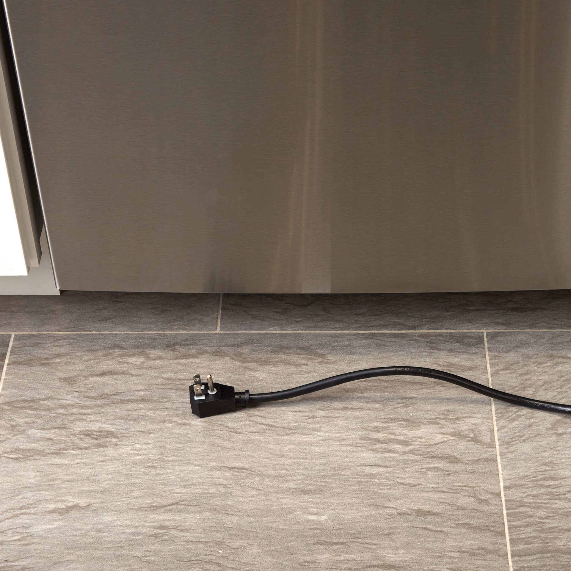 slide 3 of 4, Utilitech SRD 6-ft 13 -Amp 3 -Prong Black Dishwasher Appliance Power Cord, 1 ct