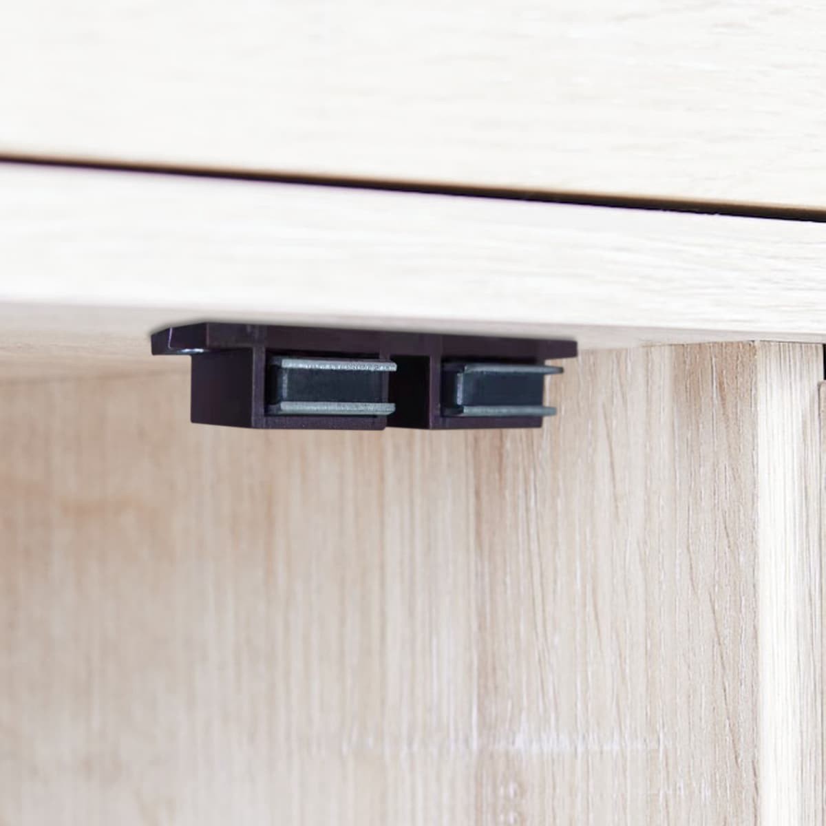 slide 3 of 6, RELIABILT 73-mm Brown Magnetic catch Cabinet Latch, 1 ct