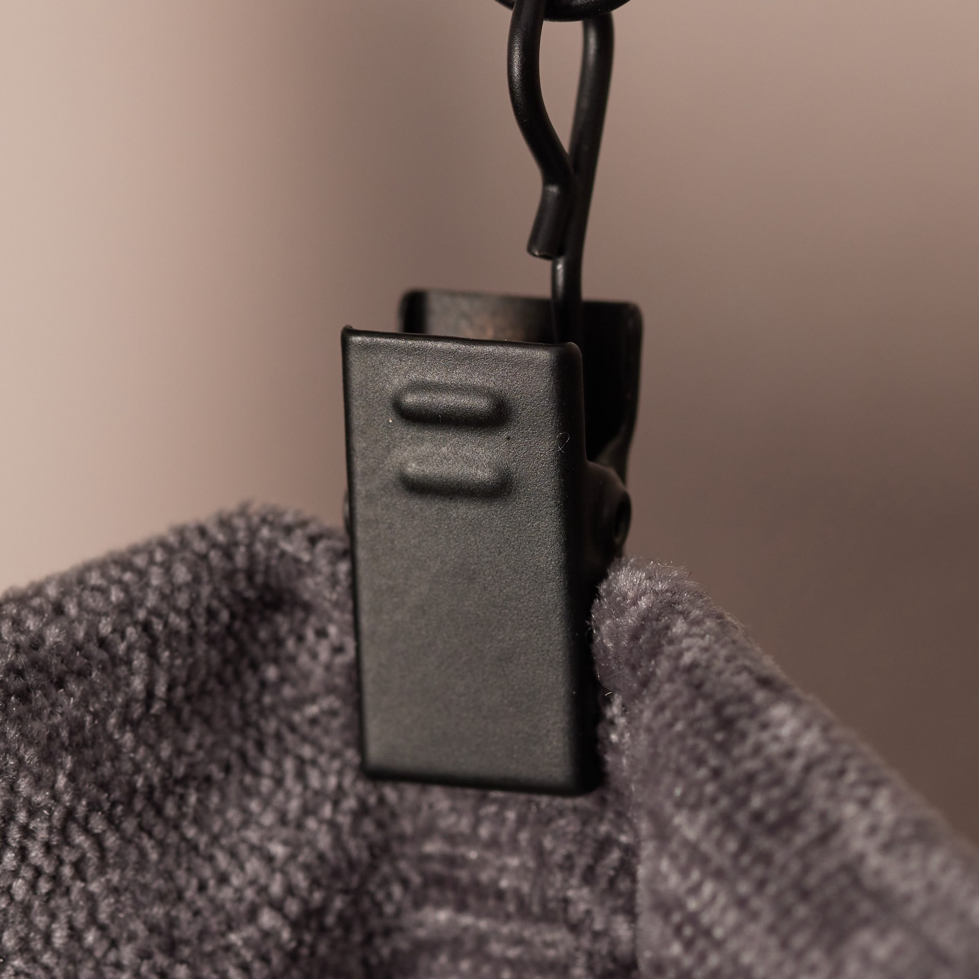 slide 3 of 6, Style Selections 7 -Pack 1-in Matte Black Steel Curtain clip, 1 ct