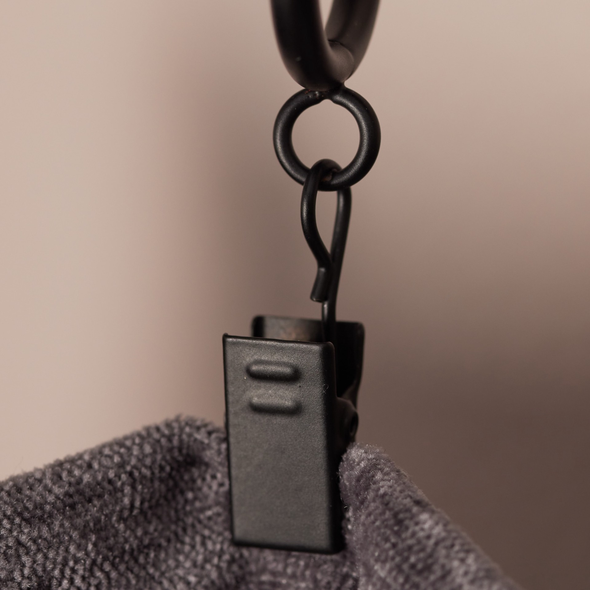 slide 4 of 6, Style Selections 7 -Pack 1-in Matte Black Steel Curtain clip, 1 ct