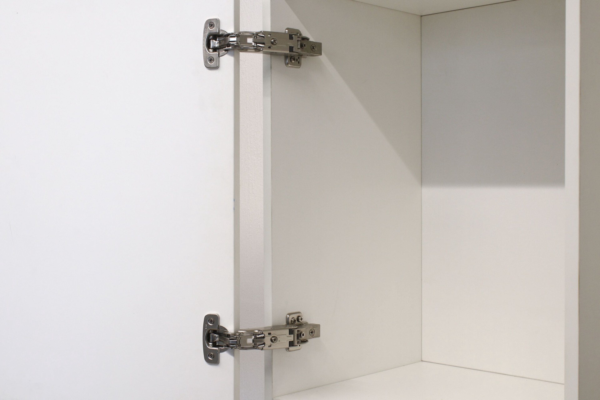 slide 4 of 6, RELIABILT 160-Degree Full Overlay Concealed Soft-Close Nickel plated Cabinet Hinge, 1 Pair(s) 2 -Pieces, 1 ct