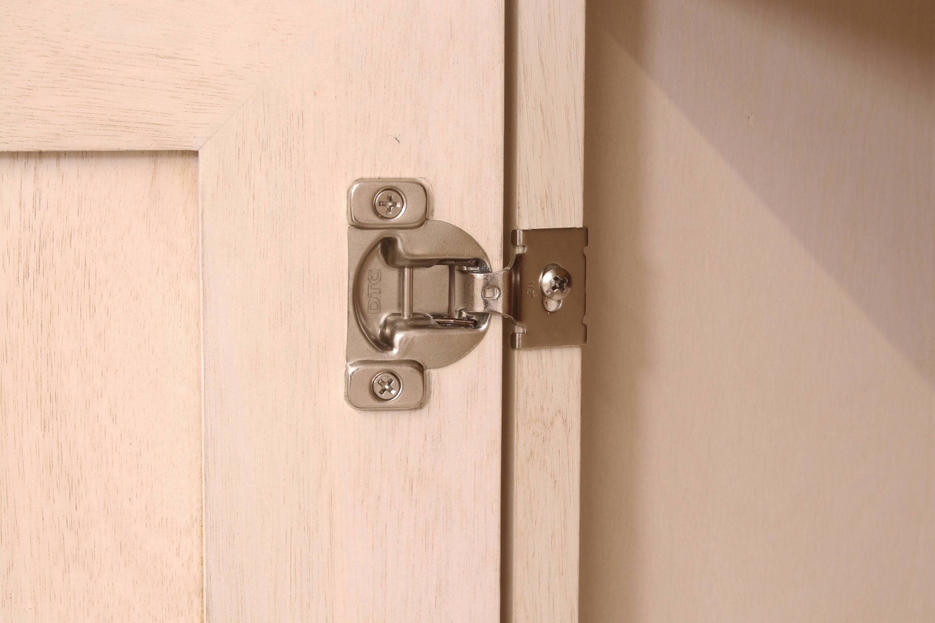 slide 3 of 6, RELIABILT 105-Degree 1/2-in Overlay Concealed Self-Closing Nickel plated Cabinet Hinge, 4 Pair(s) 8 -Pieces, 1 ct