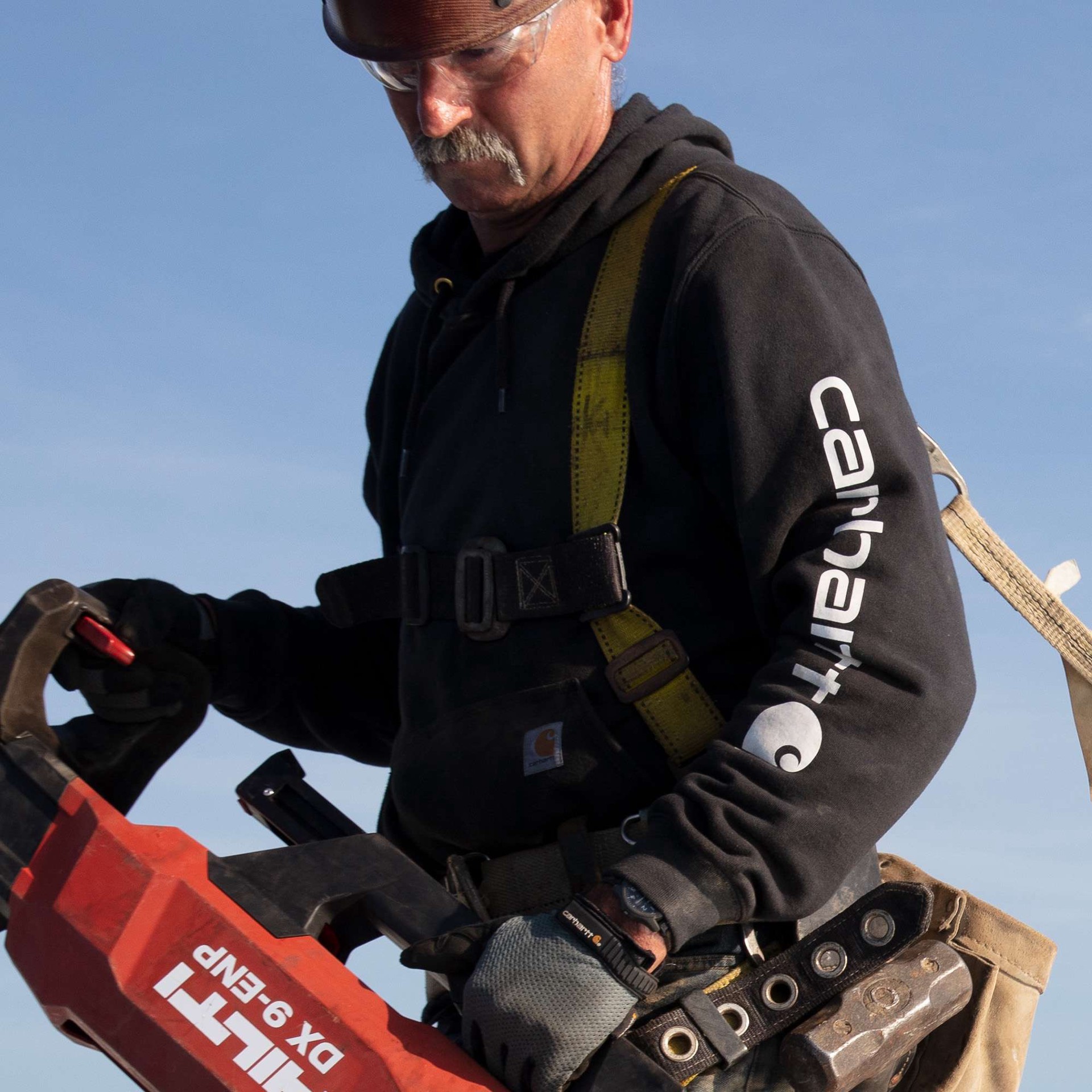 slide 3 of 5, Carhartt Men's Black Medium weight Fleece Long sleeve Graphic Sweatshirt ( Large ), 1 ct