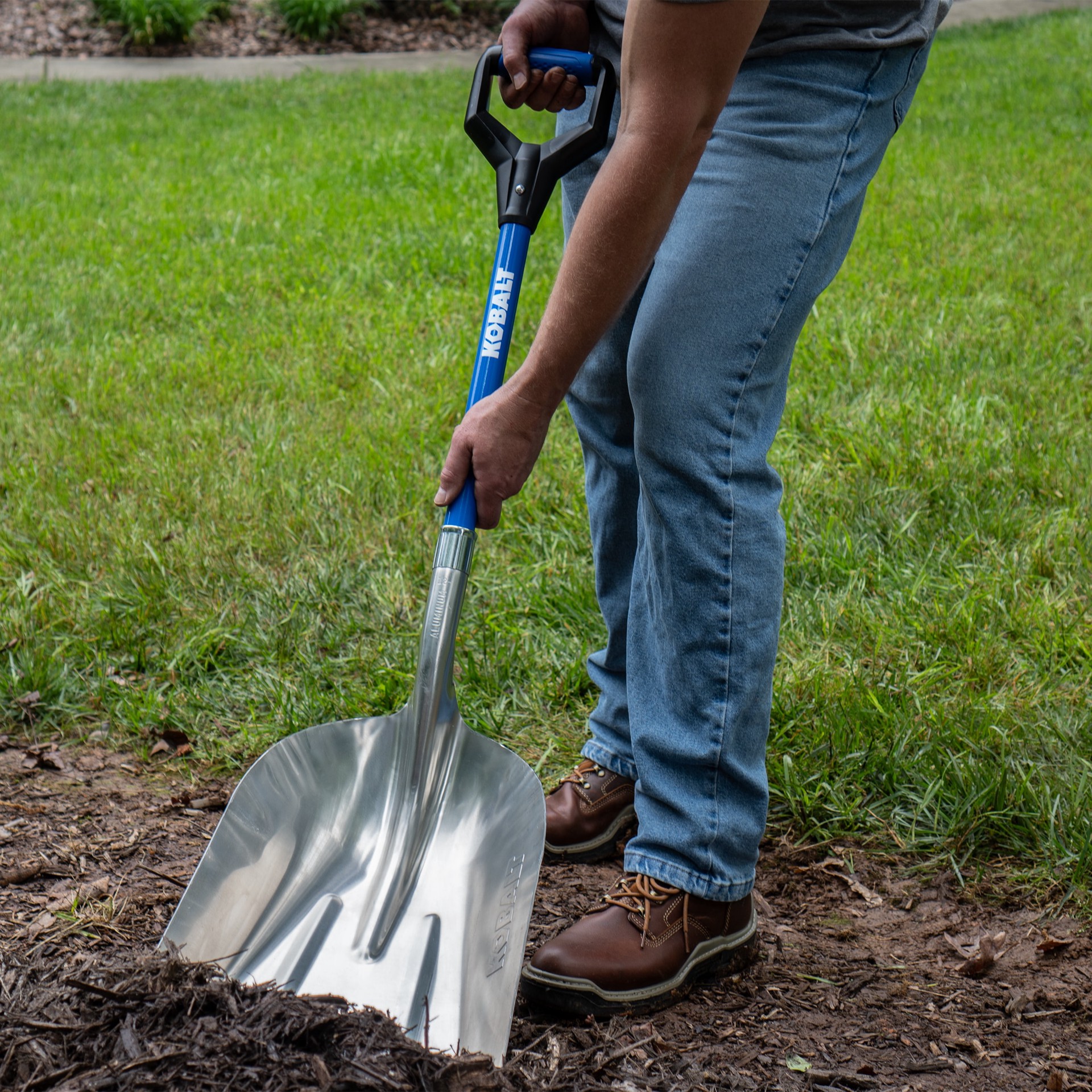 slide 6 of 6, Kobalt 18-in Fiberglass D-Handle Scoop, 1 ct