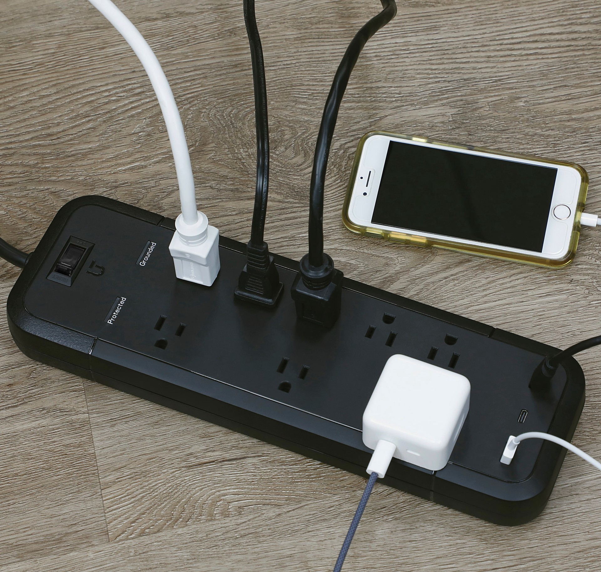 slide 4 of 5, Utilitech 8-ft Surge 8 -Outlet 3600 Joules 1875 -Watts 1000VA Black Indoor USB AC Surge Protector, 1 ct