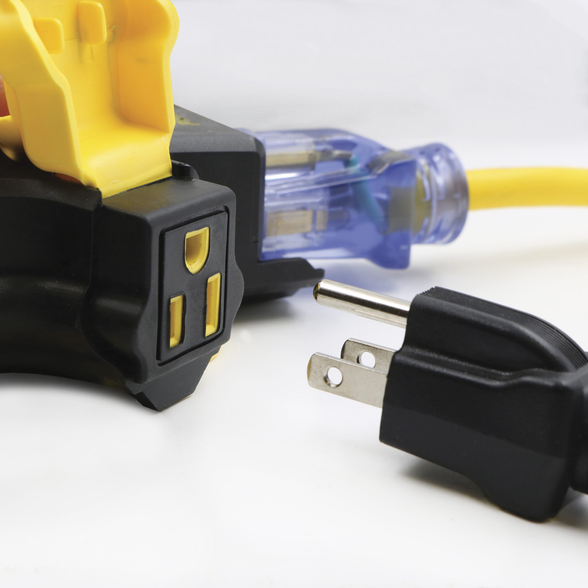 slide 4 of 4, Utilitech Power Hub 5 -Outlet 1875 -Watts Multiple colors/finishes Indoor and outdoor USB AC Surge Protector, 1 ct