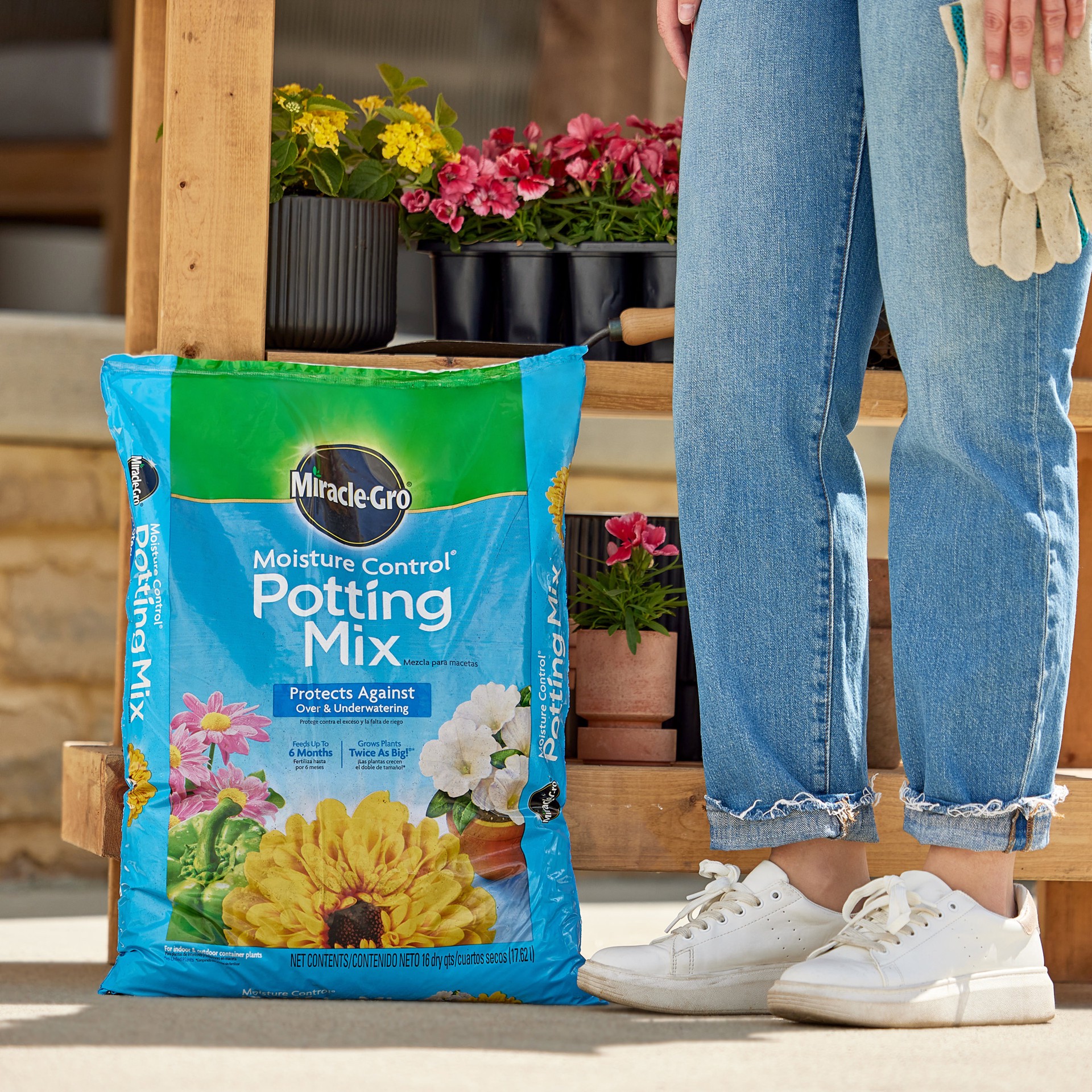 slide 3 of 6, Miracle-Gro Moisture Control 16 Quart(s) All-purpose Potting soil mix, 1 ct